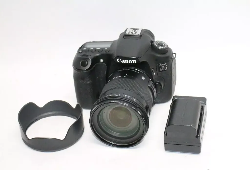 Canon EOS 60D 18.0 MP Digital SLR Camera (Used)